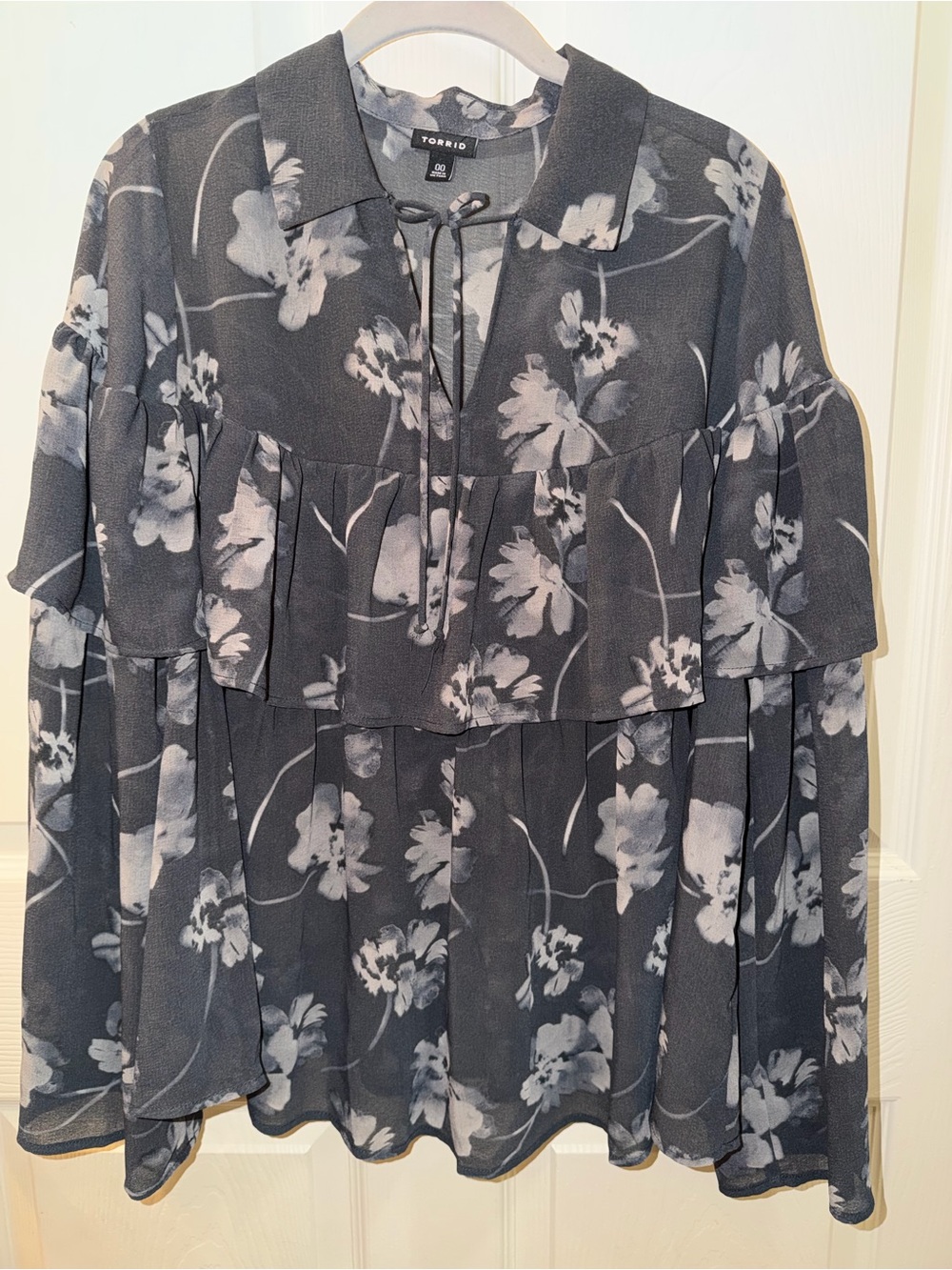 torrid Black & Gray Floral Tie-Front Ruffle Blouse